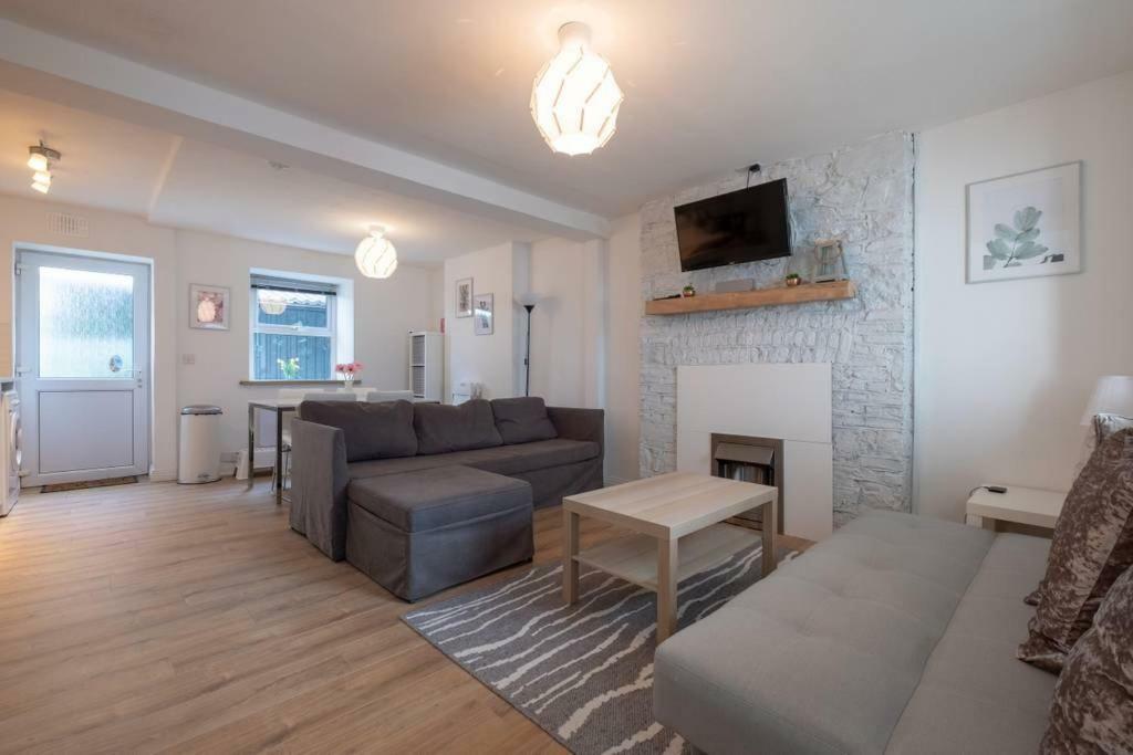 Galway City Cottage ภายนอก รูปภาพ