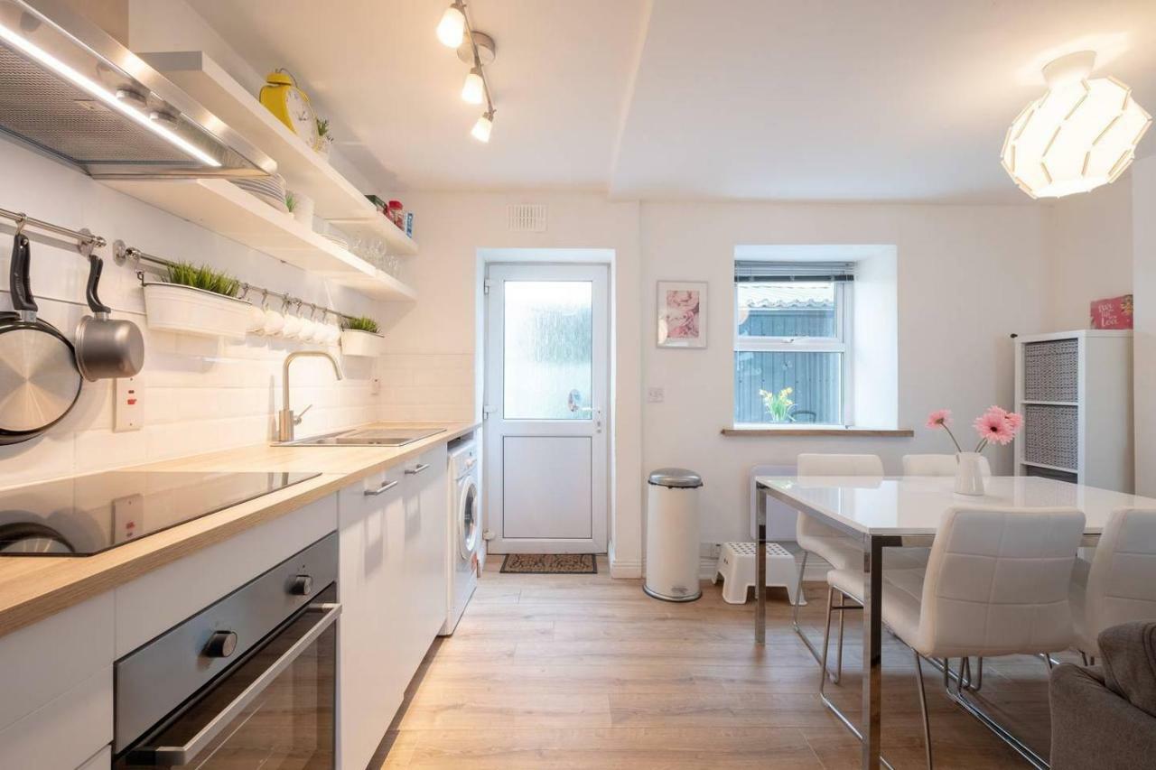 Galway City Cottage ภายนอก รูปภาพ